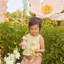Load image into Gallery viewer, Tiny Flora the duckling (mauve), gives 10 meals