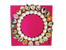Load image into Gallery viewer, Bracelet - Pearl with Saints

