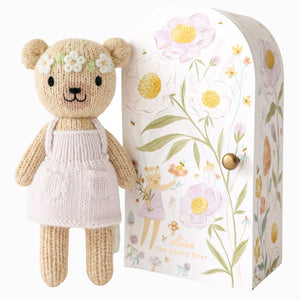 Tiny Olivia the honey bear, gives 10 meals