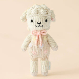 Tiny Lucy the lamb (pastel), gives 10 meals
