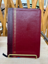 Load image into Gallery viewer, Bible ⛪️ NRSV Great Quotes Catholic Bible ✨Burgundy Leathersoft
