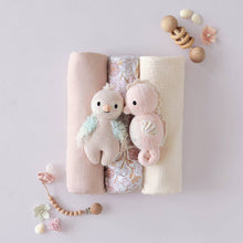 Load image into Gallery viewer, 🌟 New for Spring🌟 Baby seahorse (powder pink), gives 5 meals
